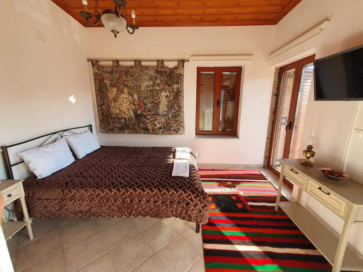 Sophia'S Stone House Apartman Dimicána Kültér fotó